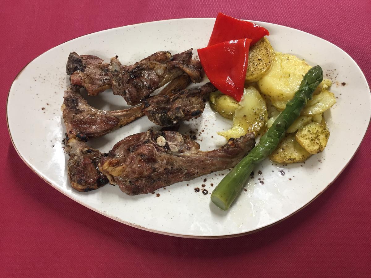Hotel Restaurante Las Galias Zuera 외부 사진