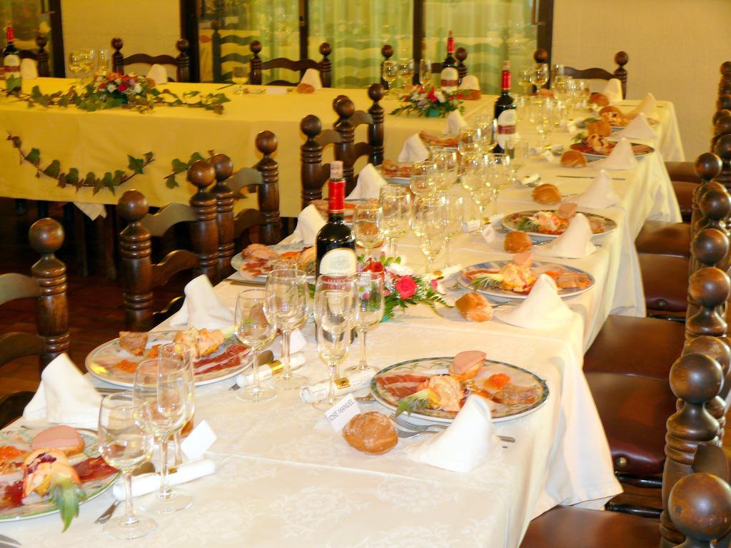 Hotel Restaurante Las Galias Zuera 외부 사진
