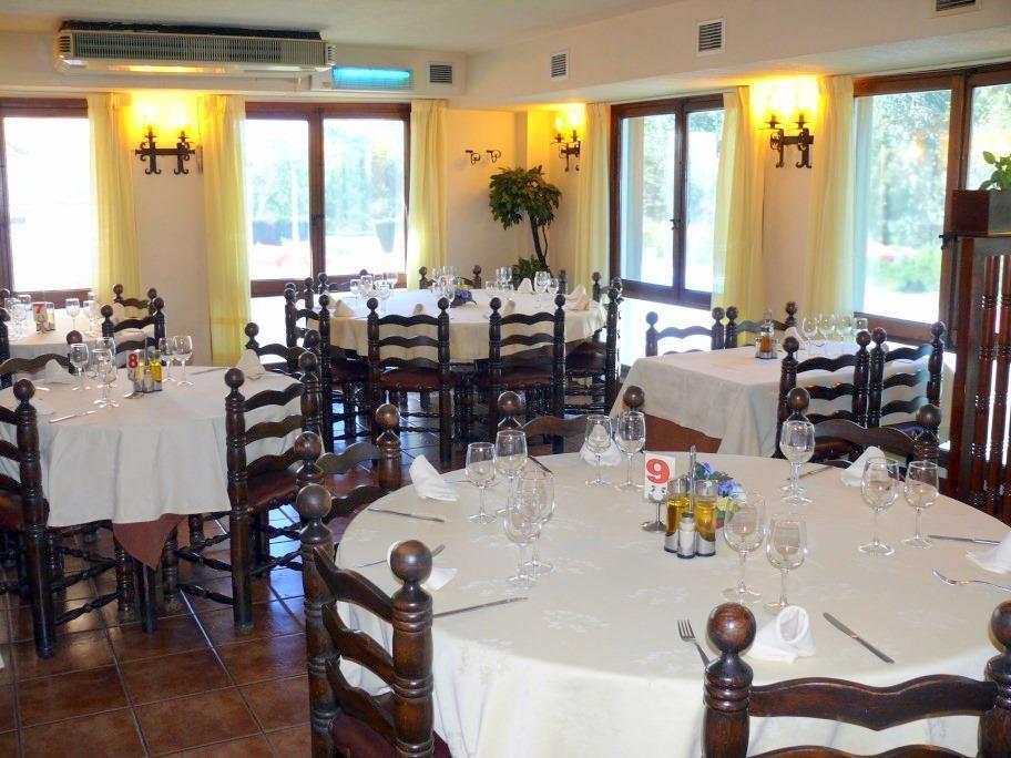 Hotel Restaurante Las Galias Zuera 레스토랑 사진